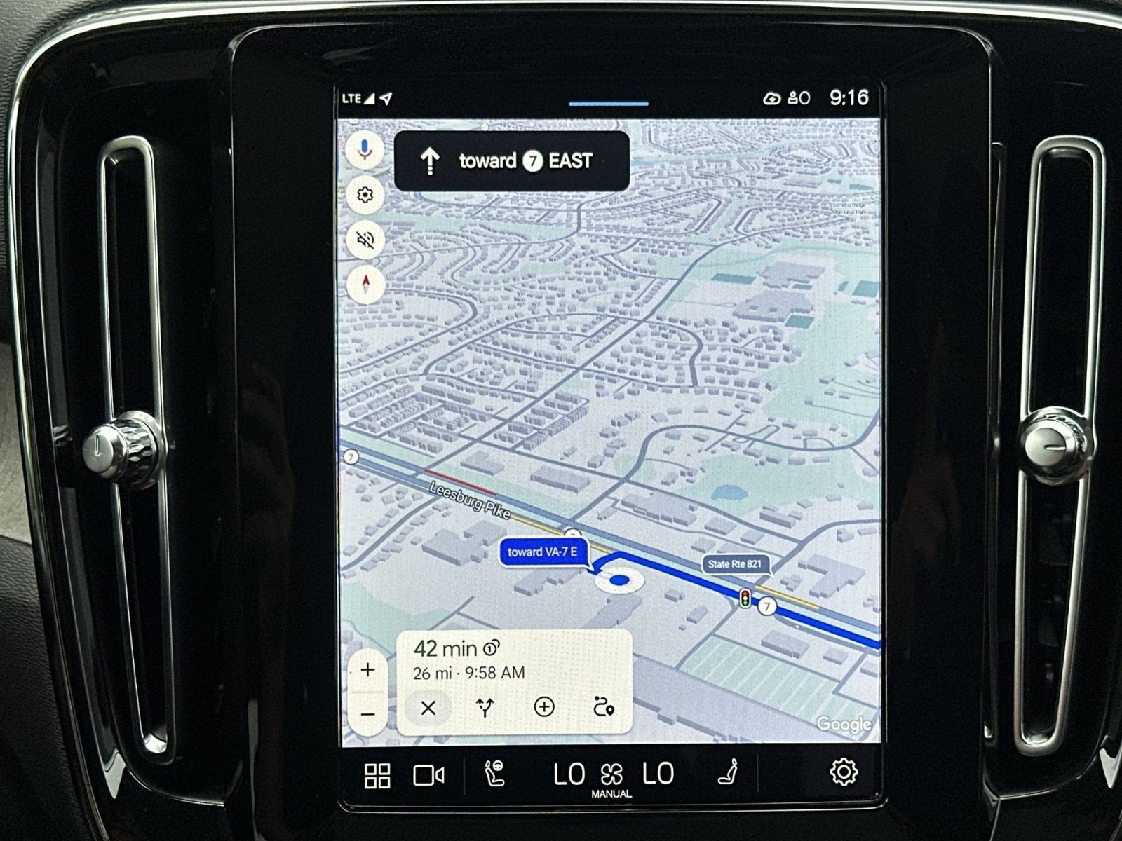2023 Volvo XC40 B5 Plus Dark Theme