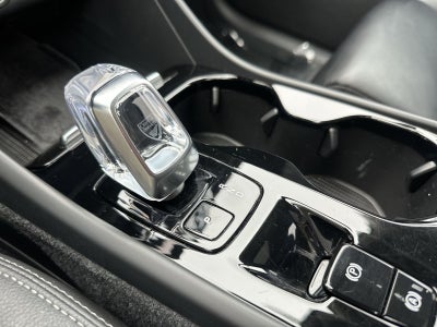 2023 Volvo XC40 B5 Plus Dark Theme