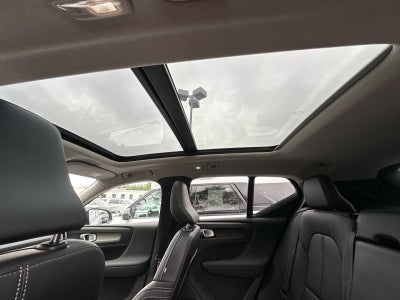 2023 Volvo XC40 B5 Plus Dark Theme
