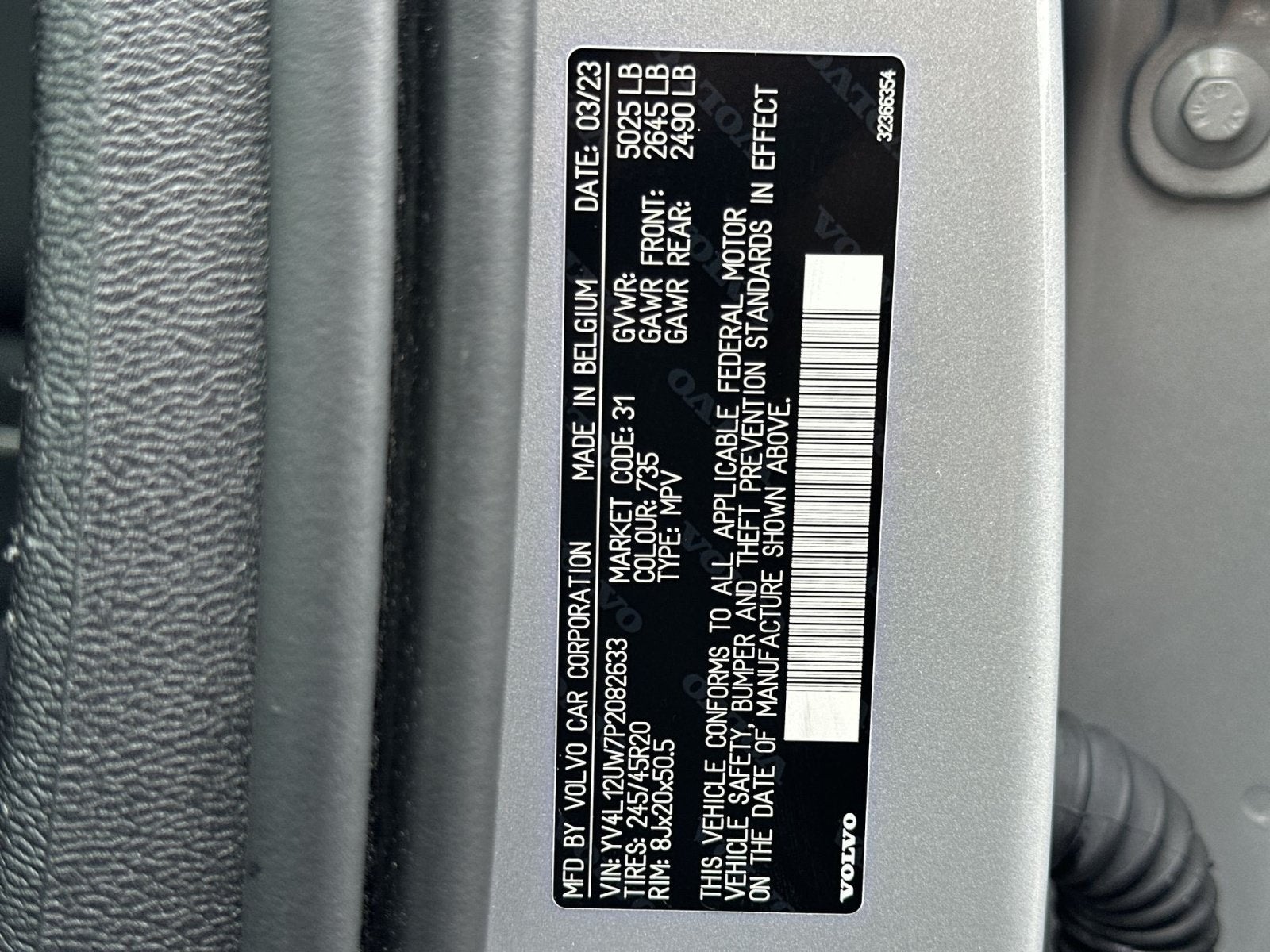 2023 Volvo XC40 B5 Plus Dark Theme