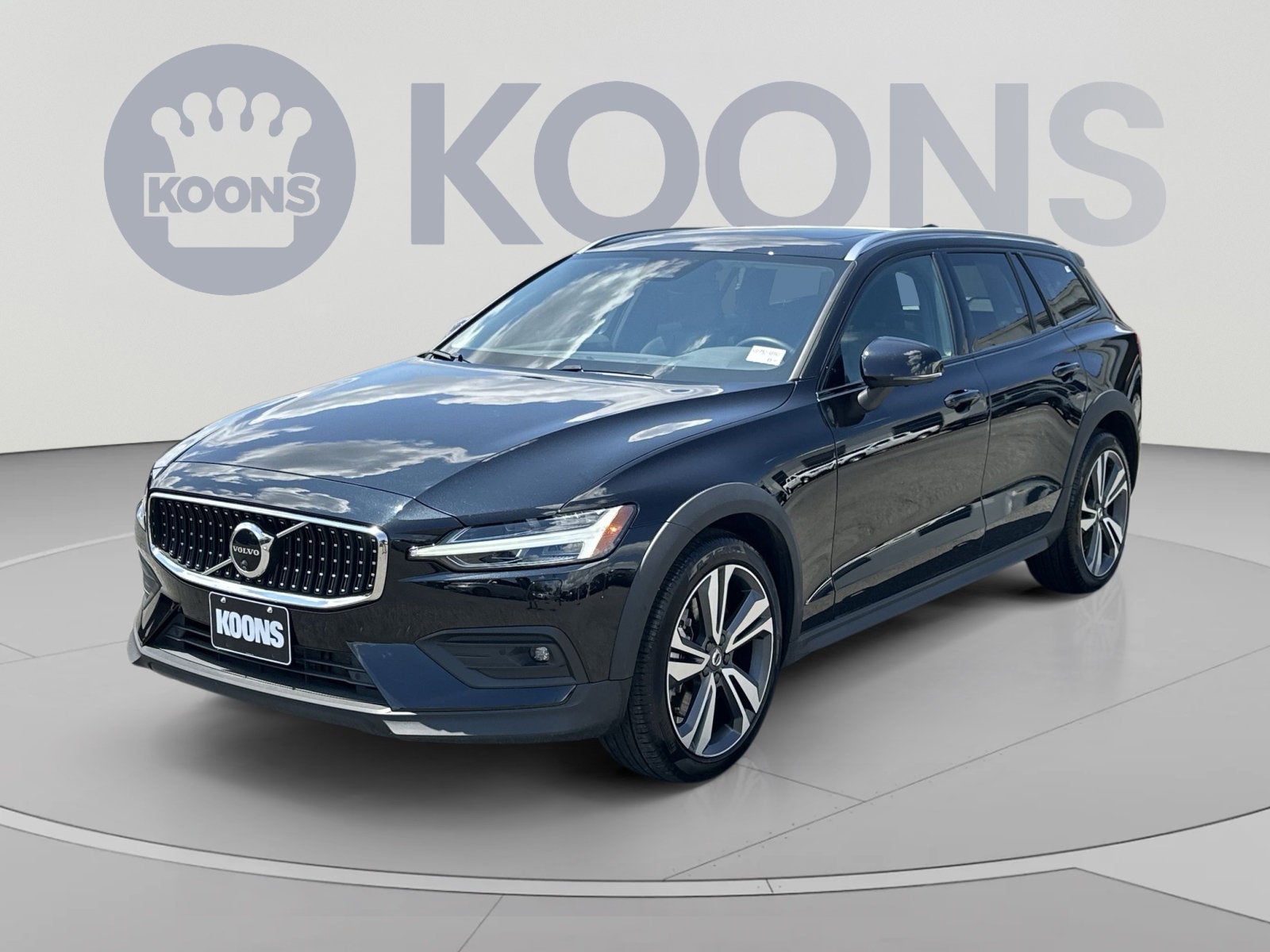 2025 Volvo V60 Cross Country B5 Plus