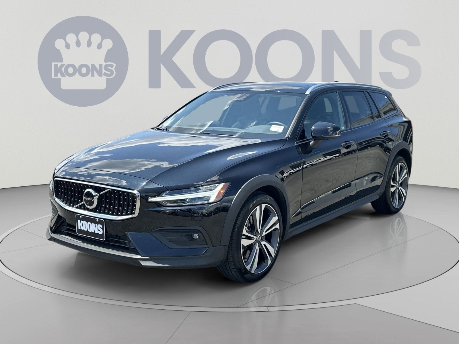 2025 Volvo V60 Cross Country B5 Plus