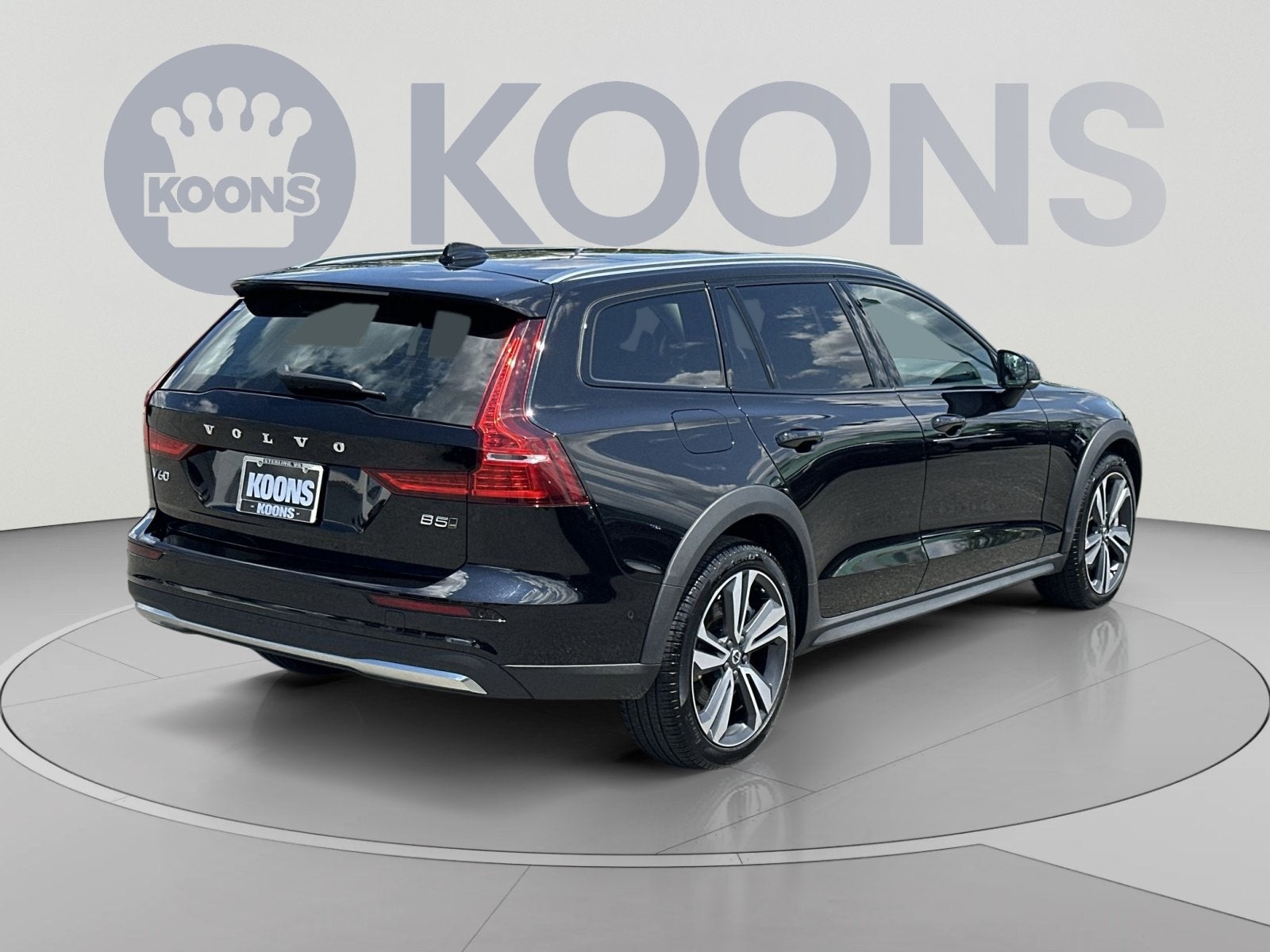 2025 Volvo V60 Cross Country B5 Plus