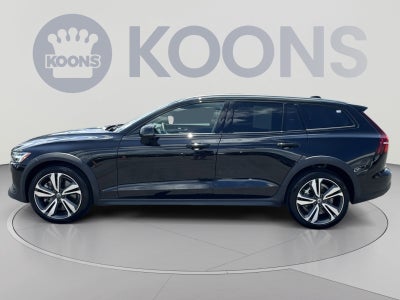 2025 Volvo V60 Cross Country B5 Plus