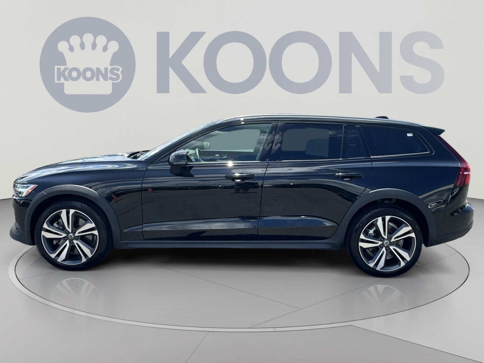 2025 Volvo V60 Cross Country B5 Plus