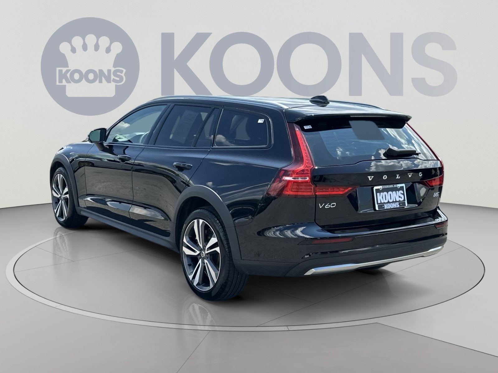 2025 Volvo V60 Cross Country B5 Plus