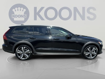 2025 Volvo V60 Cross Country B5 Plus