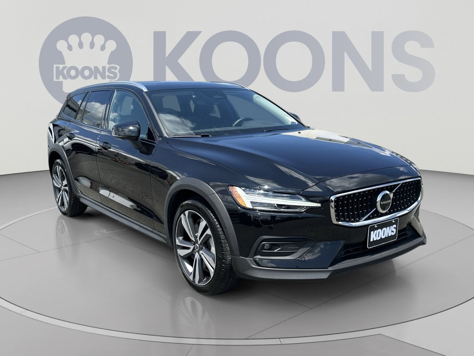 2025 Volvo V60 Cross Country B5 Plus