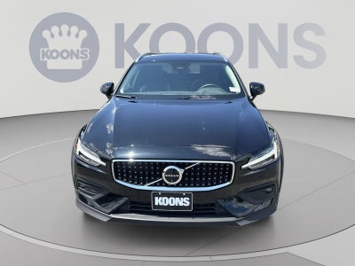 2025 Volvo V60 Cross Country B5 Plus