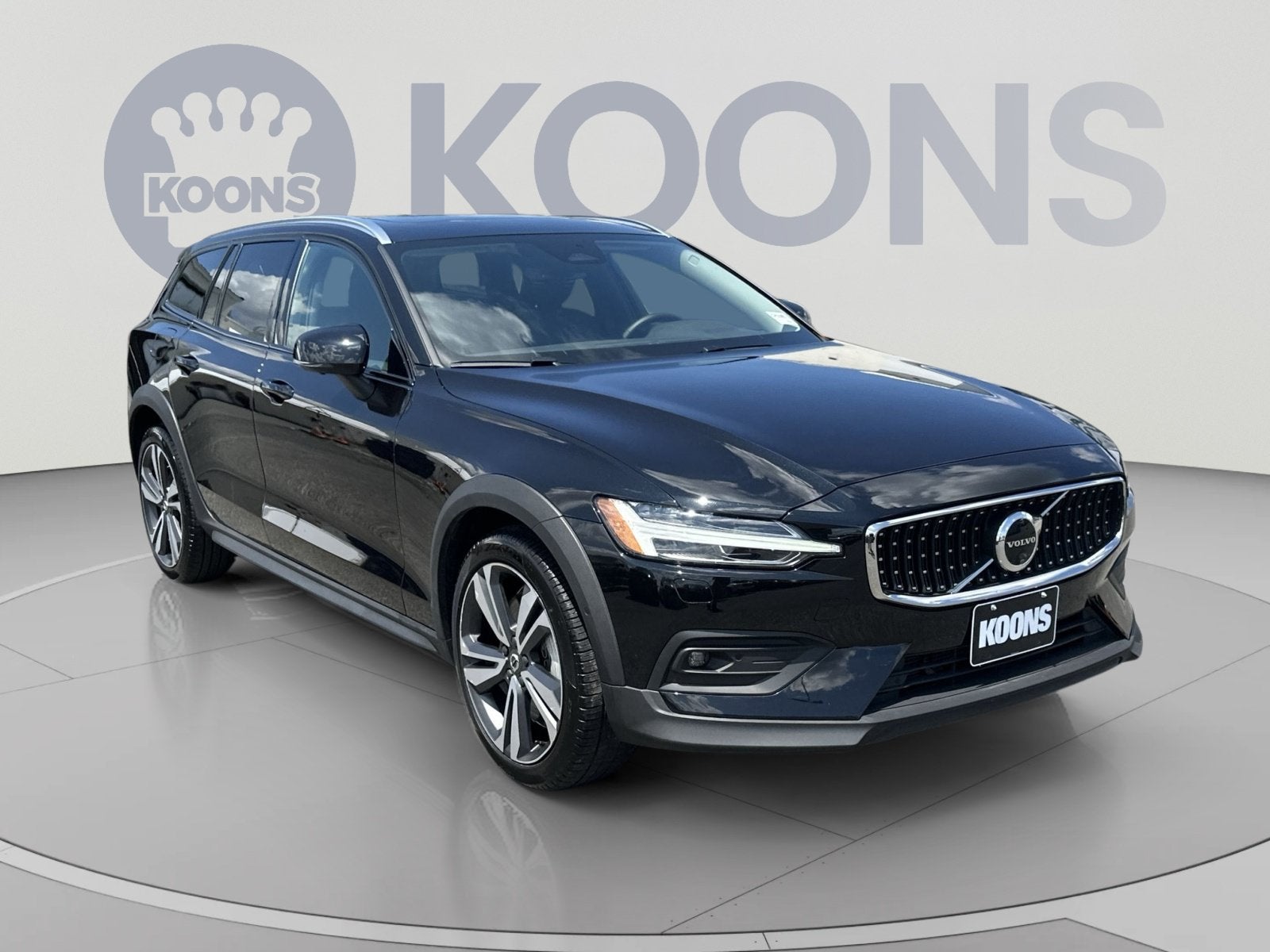 2025 Volvo V60 Cross Country B5 Plus