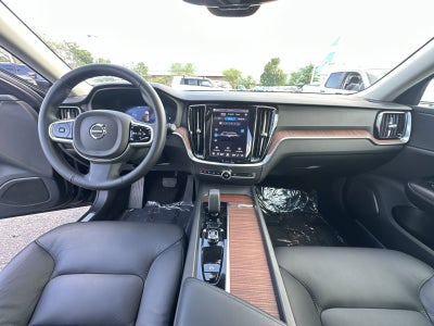 2025 Volvo V60 Cross Country B5 Plus