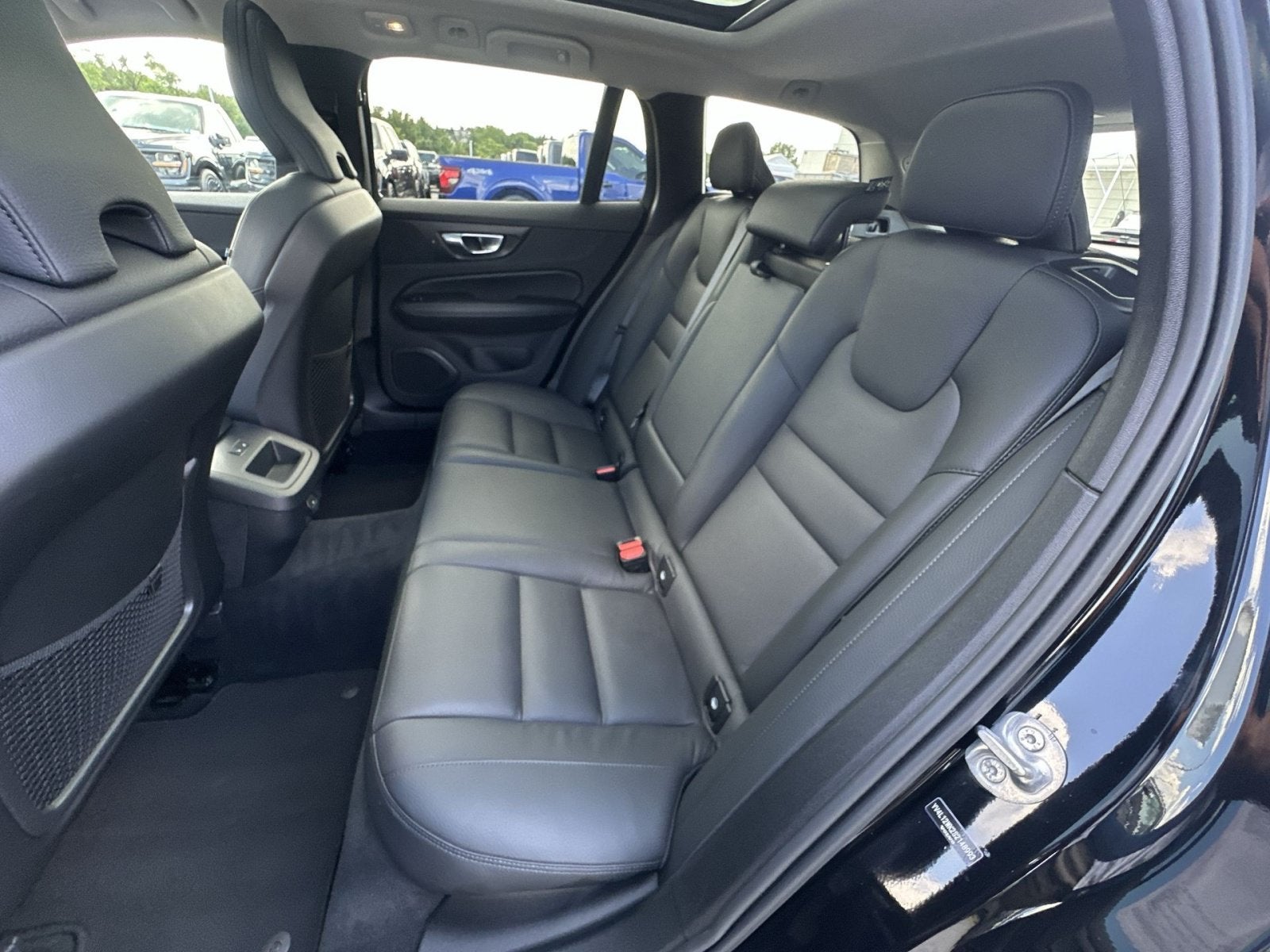 2025 Volvo V60 Cross Country B5 Plus
