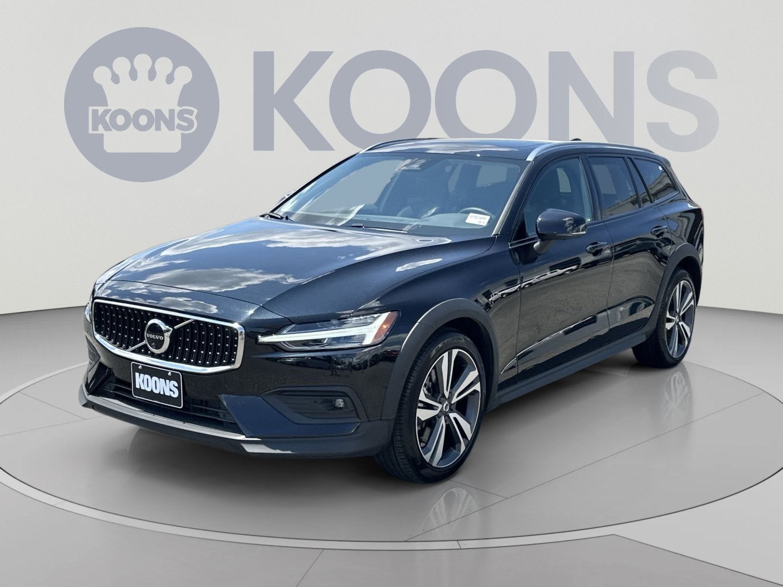 2025 Volvo V60 Cross Country B5 Plus