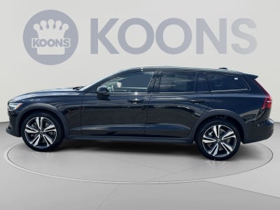 2025 Volvo V60 Cross Country B5 Plus
