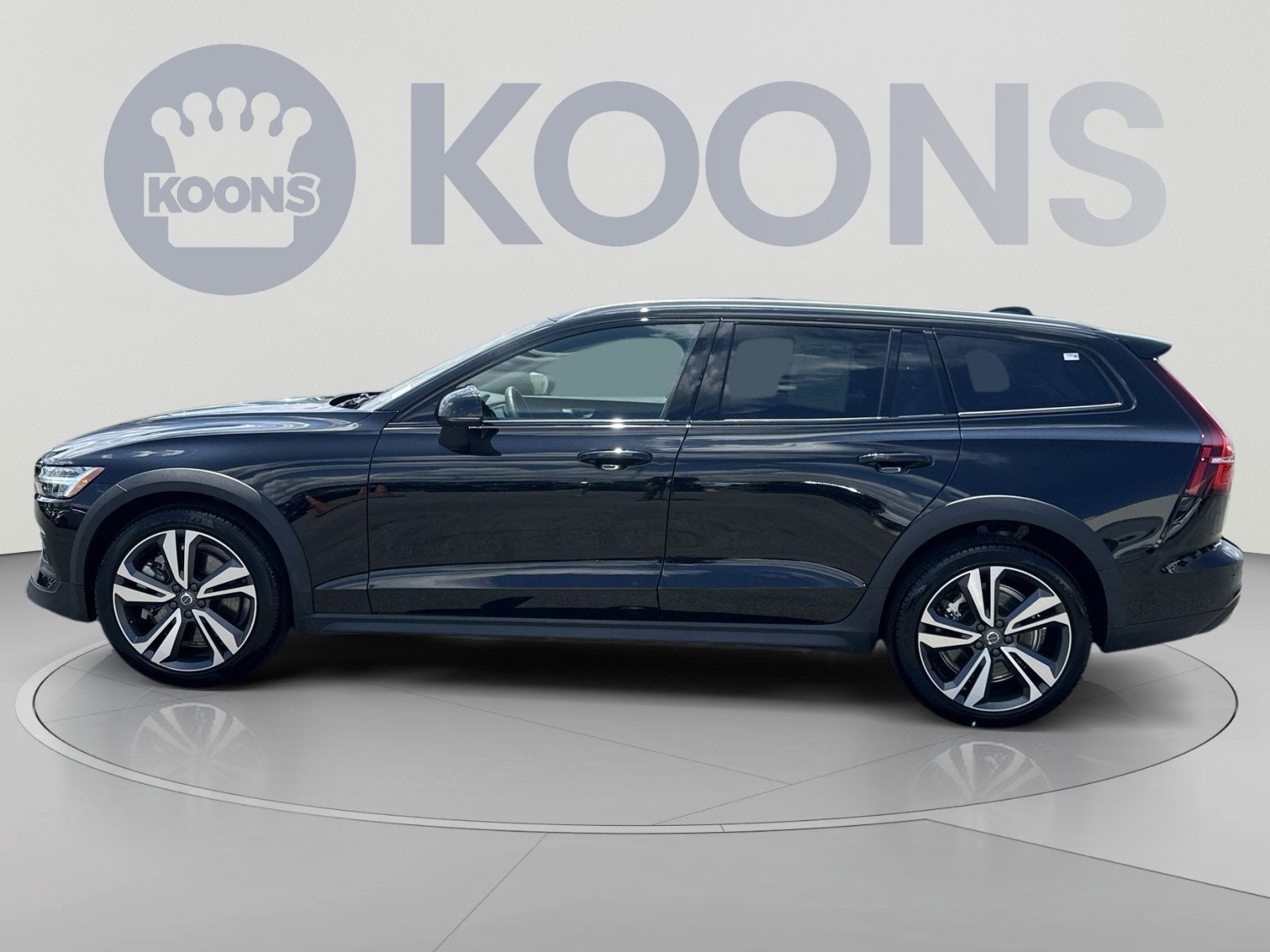 2025 Volvo V60 Cross Country B5 Plus