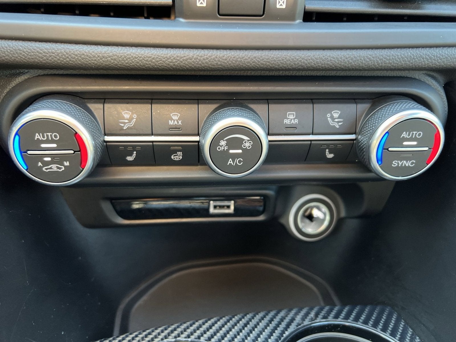 2023 Alfa Romeo Giulia Estrema