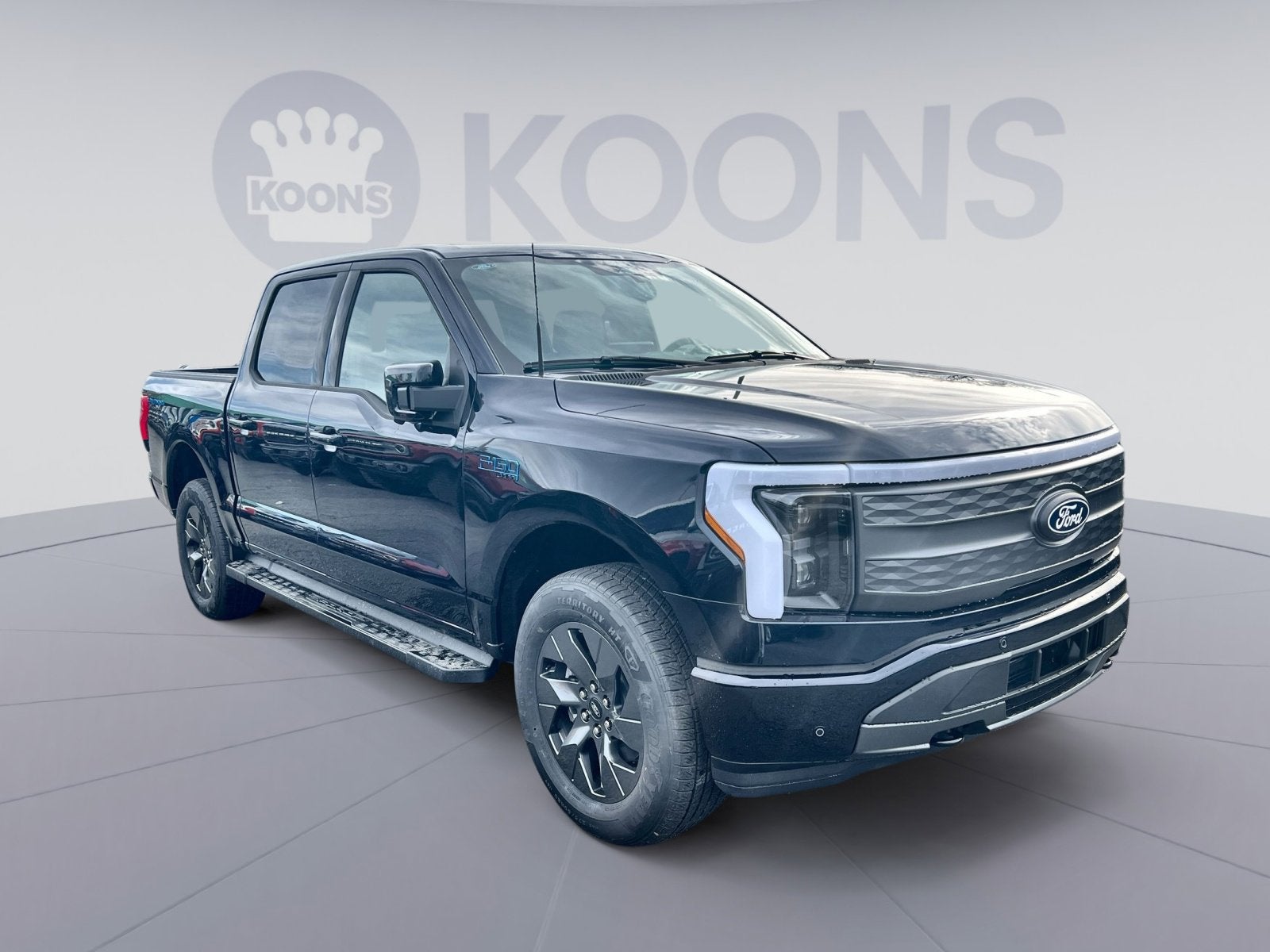 2025 Ford F-150 Lightning Lariat®