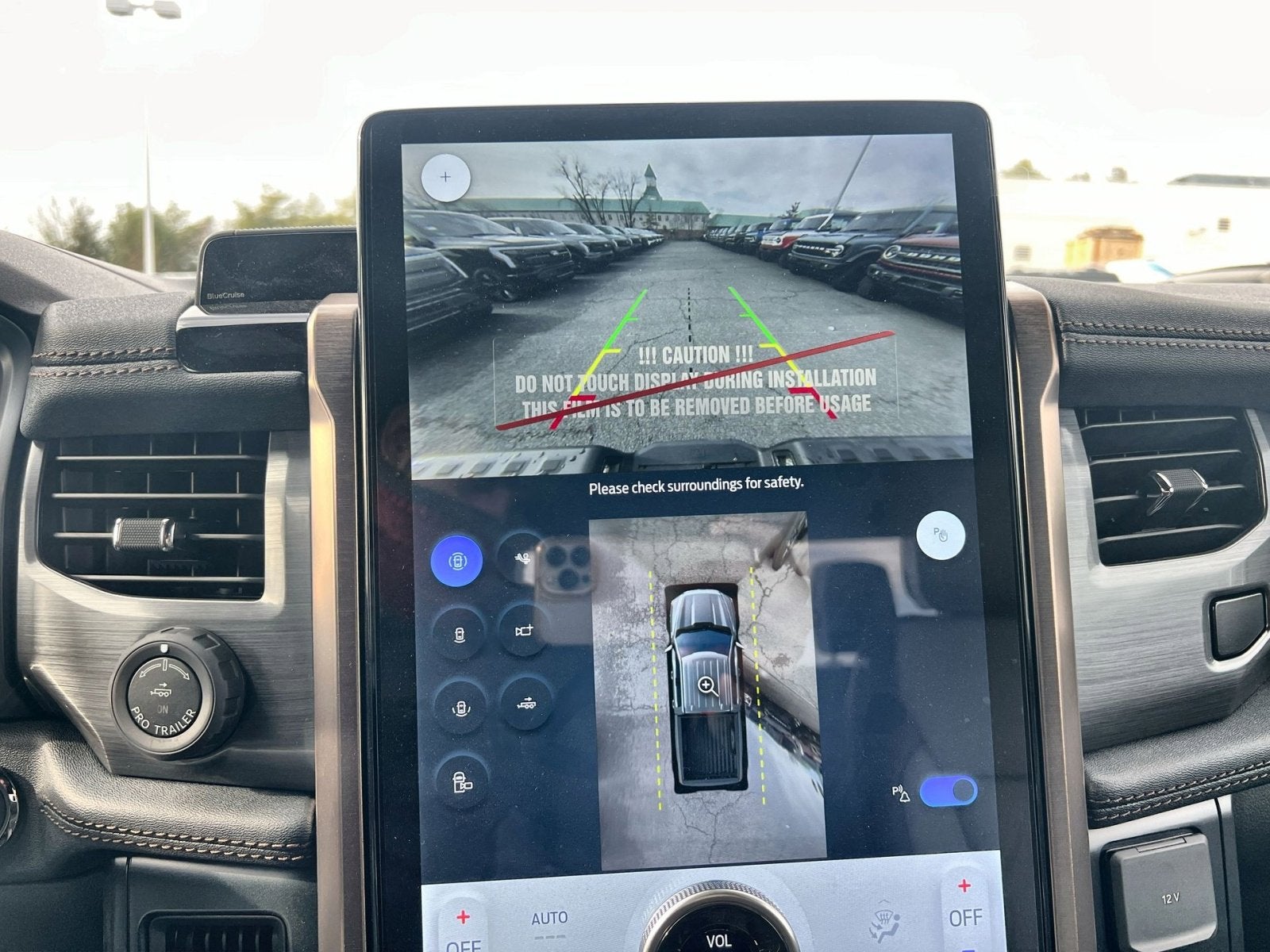 2025 Ford F-150 Lightning Lariat®