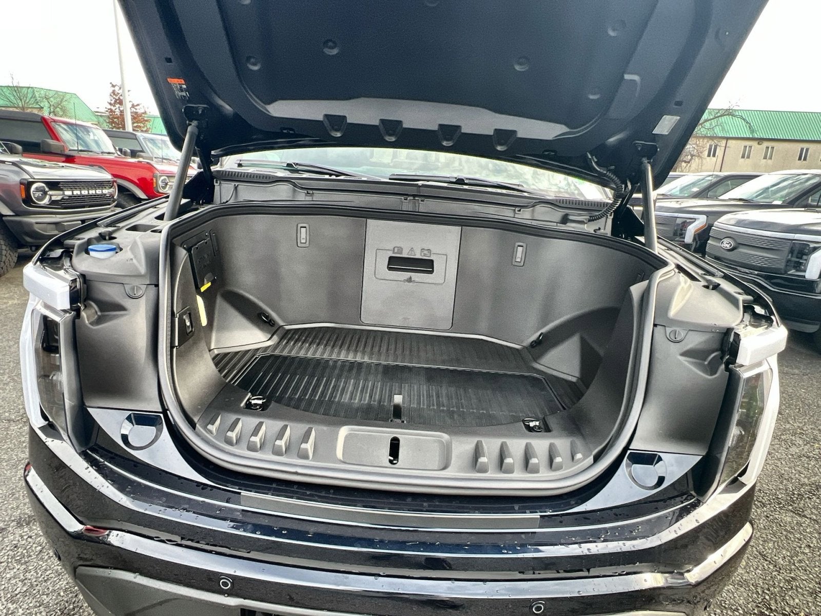 2025 Ford F-150 Lightning Lariat®