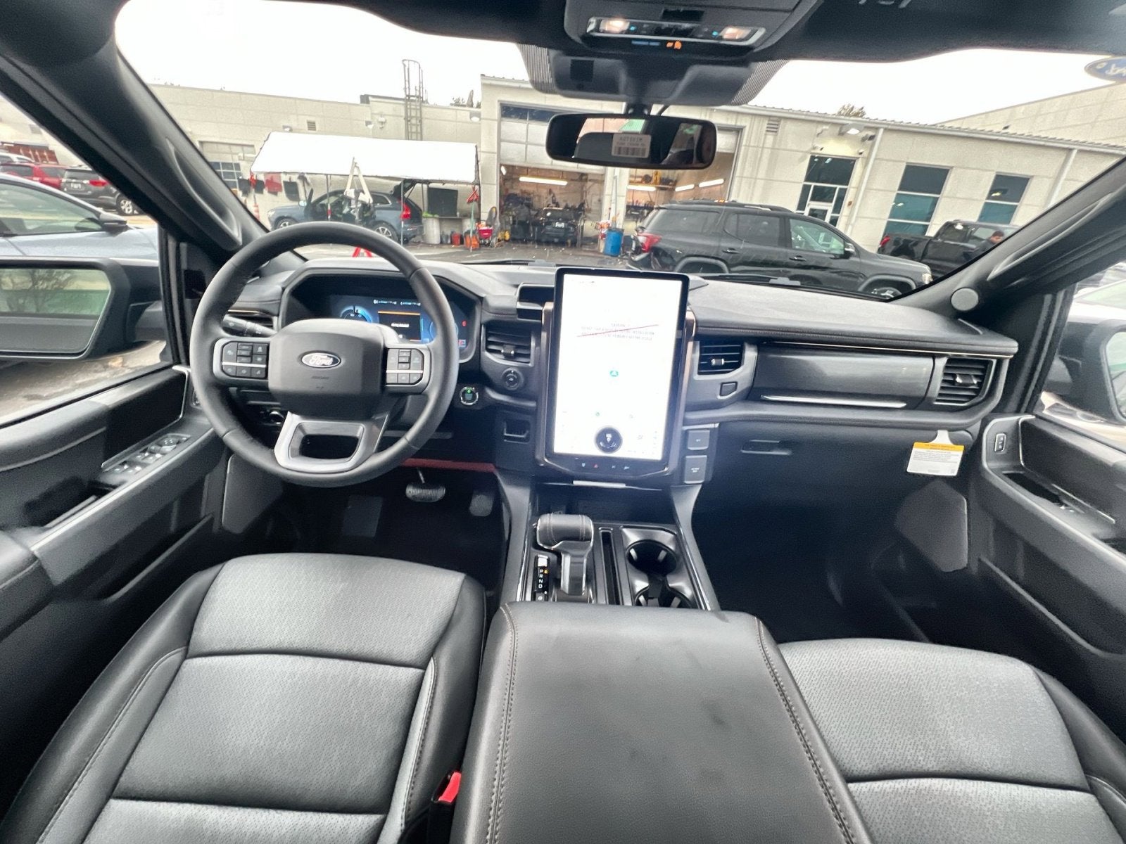 2025 Ford F-150 Lightning Lariat®