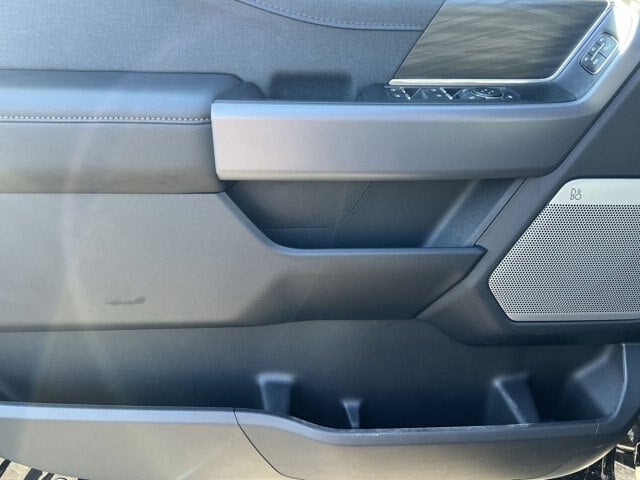 2025 Ford F-150 Lightning Lariat®