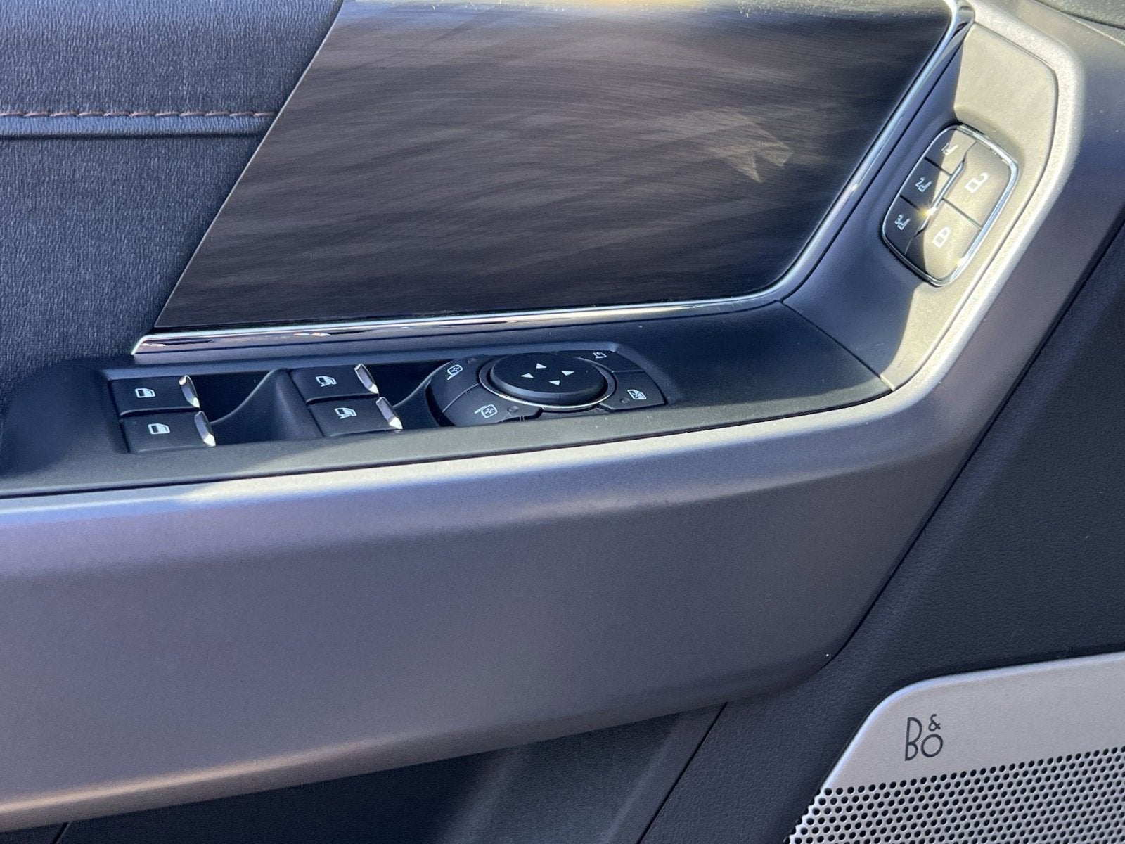 2025 Ford F-150 Lightning Lariat®