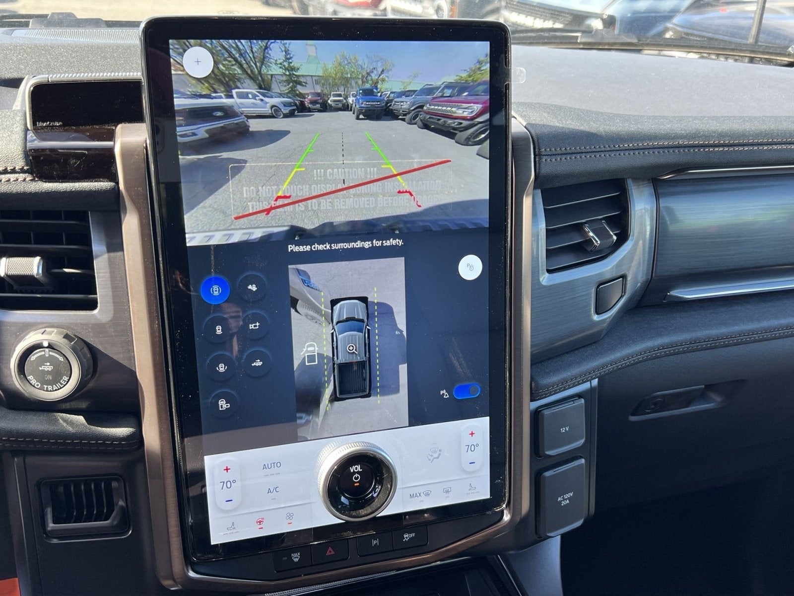 2025 Ford F-150 Lightning Lariat®