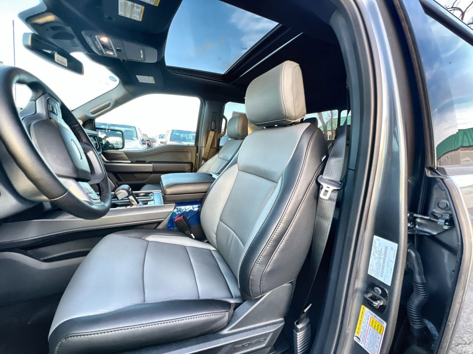 2025 Ford F-150 Lightning Lariat®