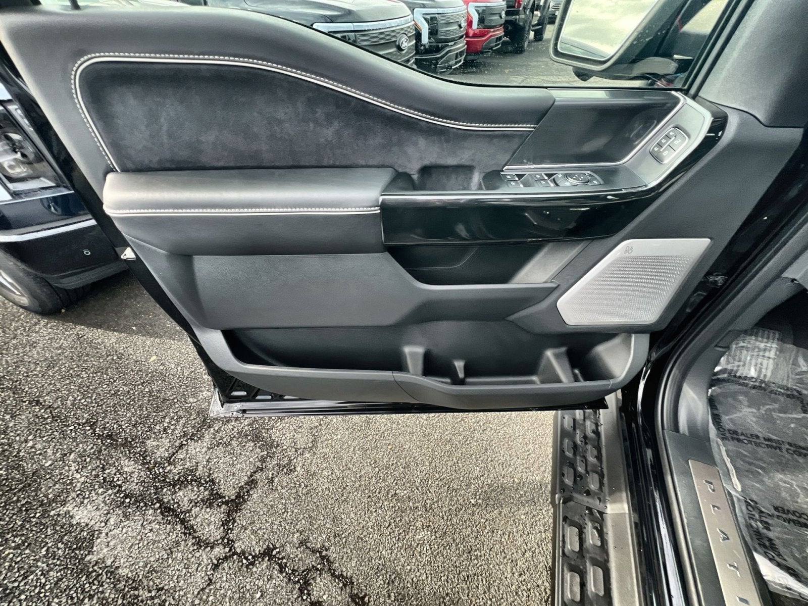 2025 Ford F-150 Lightning Platinum®