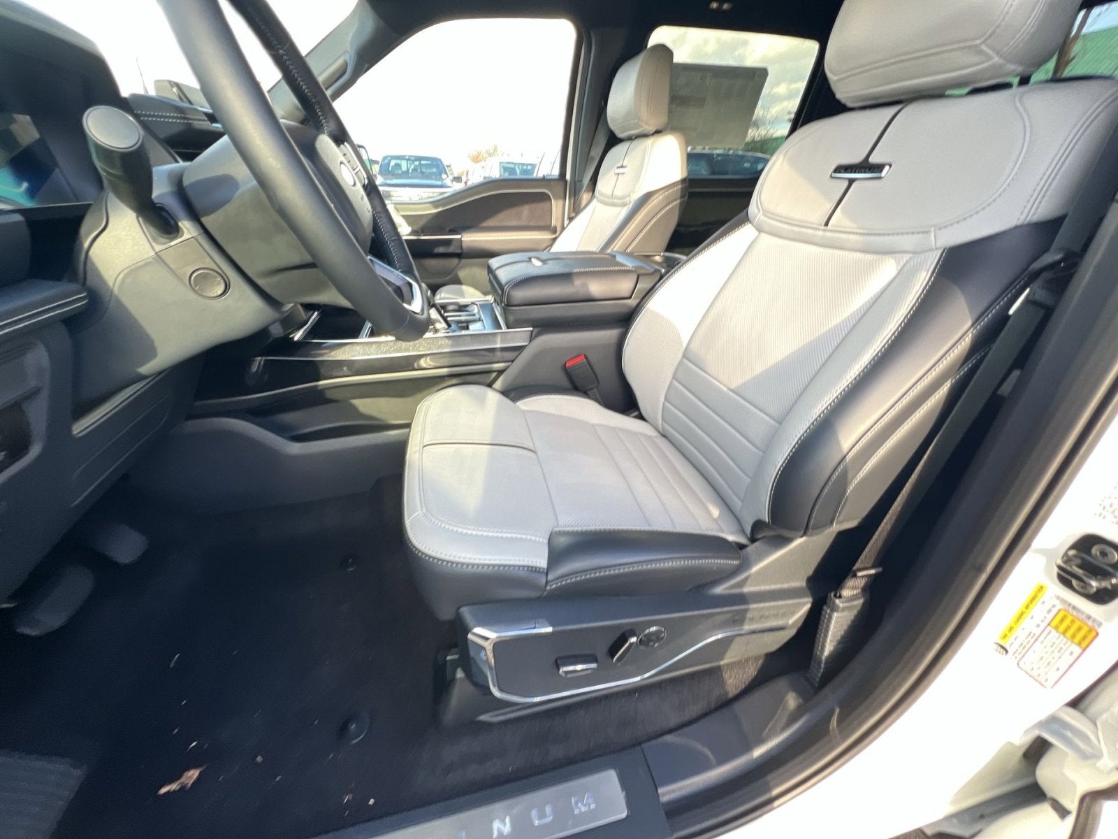 2025 Ford F-150 Lightning Platinum®