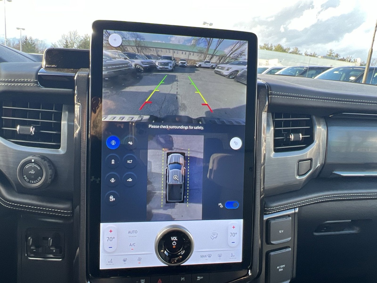 2025 Ford F-150 Lightning Platinum®