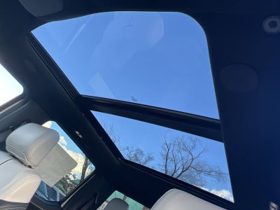 2025 Ford F-150 Lightning Platinum®