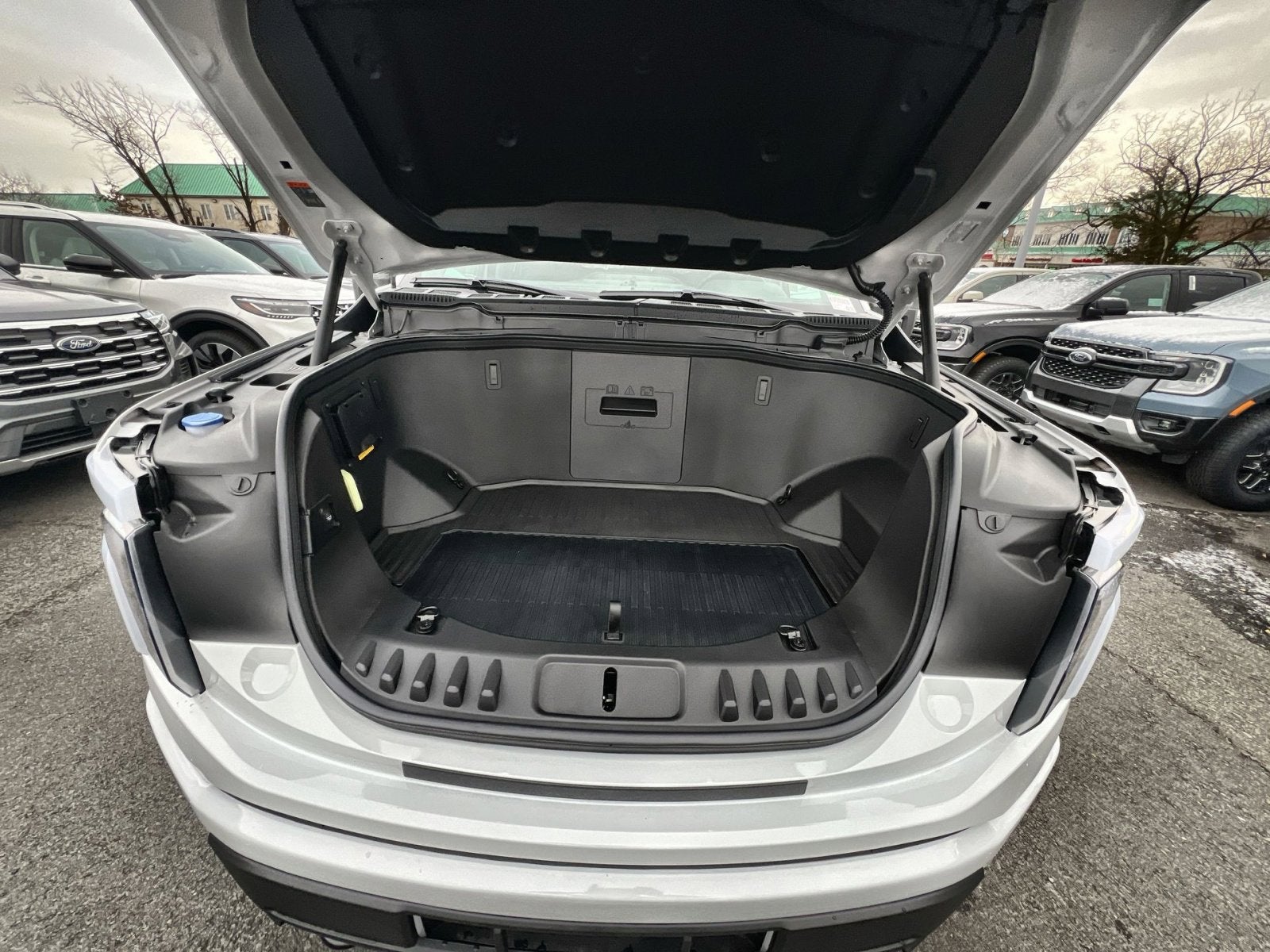 2025 Ford F-150 Lightning XLT